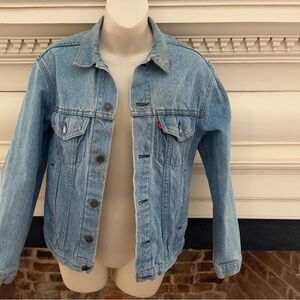 Vintage Levi’s Classic Blue Denim Jean Jacket Trucker Men’s Sz small